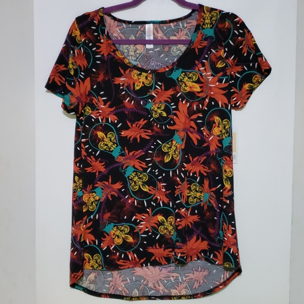 NWT LuLaRoe Classic T